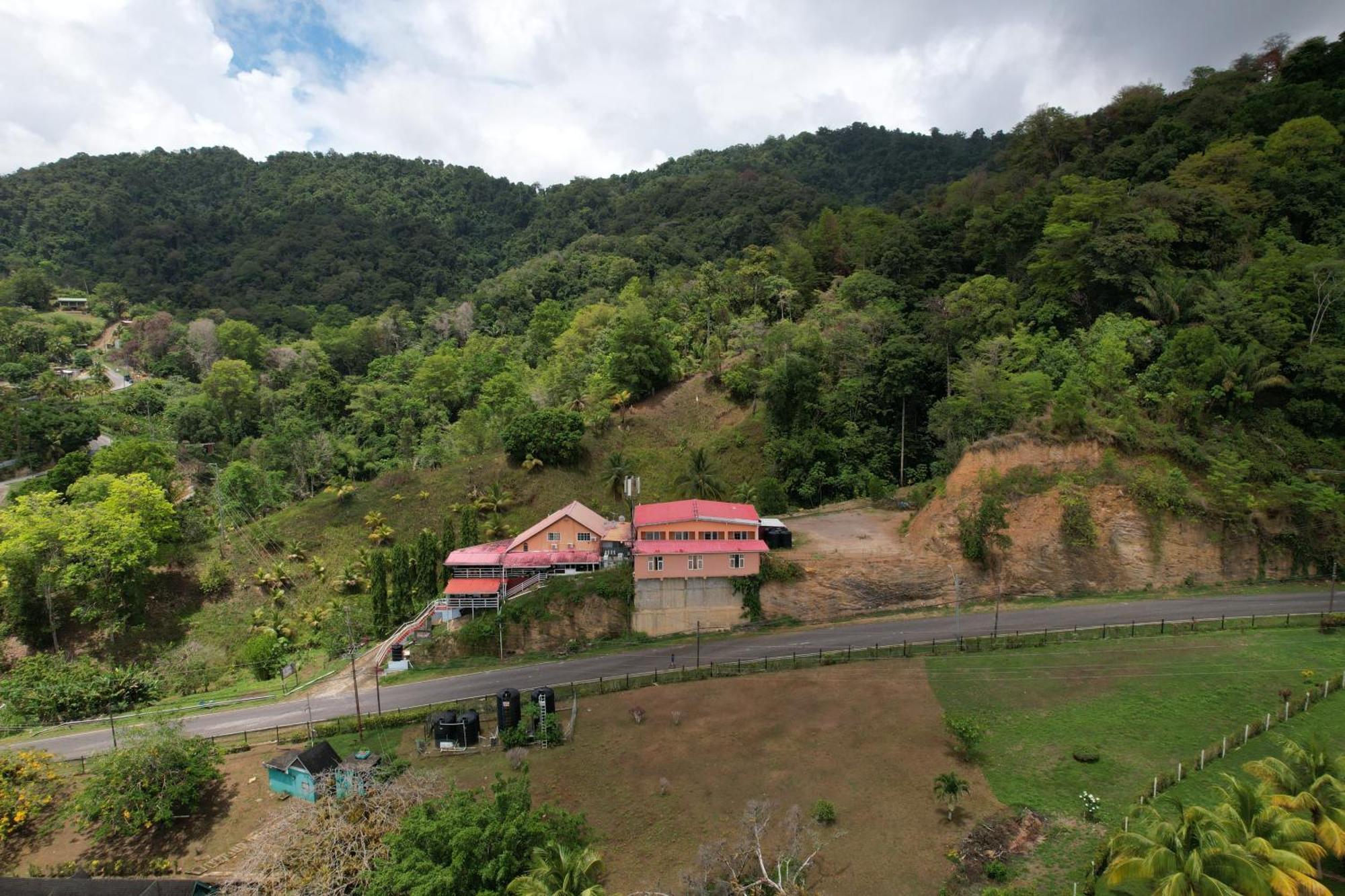 Las Cuevas Beach Lodge ภายนอก รูปภาพ