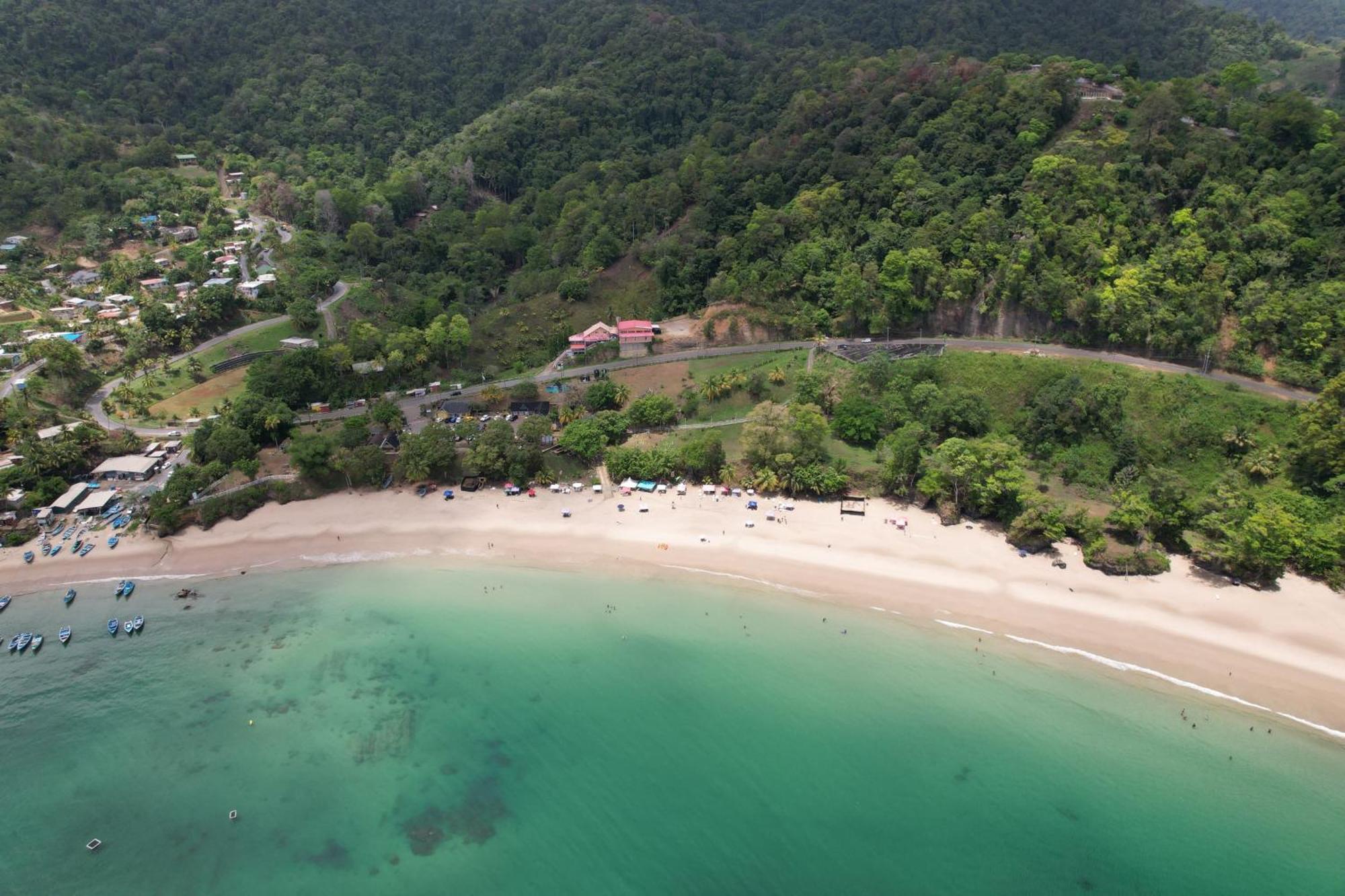 Las Cuevas Beach Lodge ภายนอก รูปภาพ